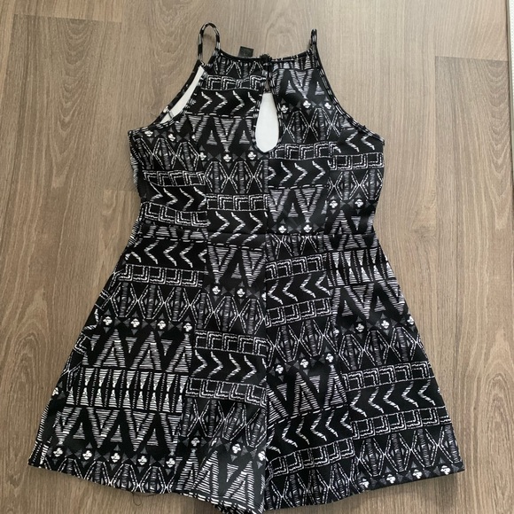 Aztec print romper (thick scuba like material) - Picture 2 of 4